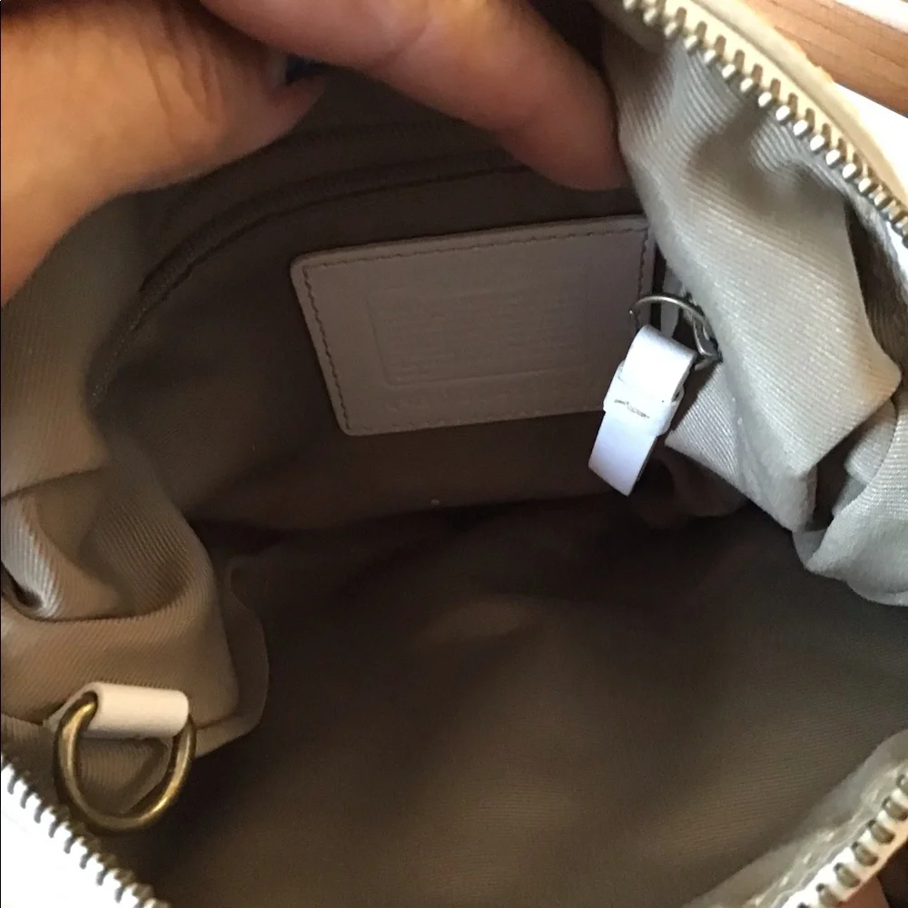 COACH HAMPTON SMALL HOBO PURSE HANDBAG - Picture 8 of 8